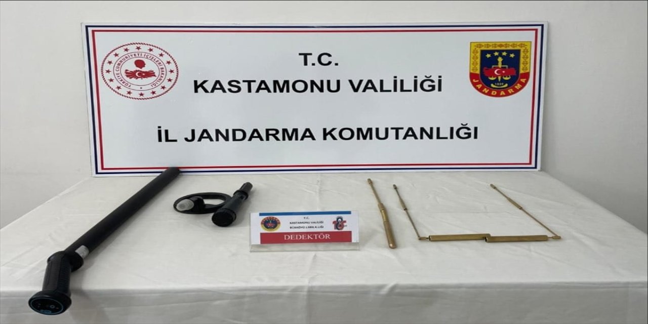 Kastamonu'da kaçak kazı yapan 5 şüpheli gözaltına alındı.