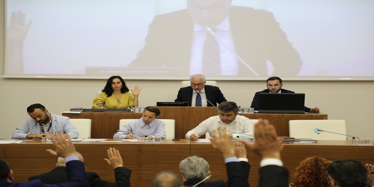 "Belediye aleyhine açılan davalardan doğduğu iddia edilen 404 milyon lirayı nasıl tespit ettiniz?"