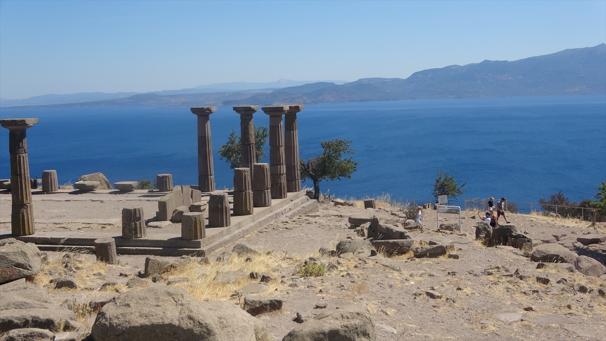 Yangından etkilenen Asos Ören Yeri yeniden ziyaretçi ağırlıyor