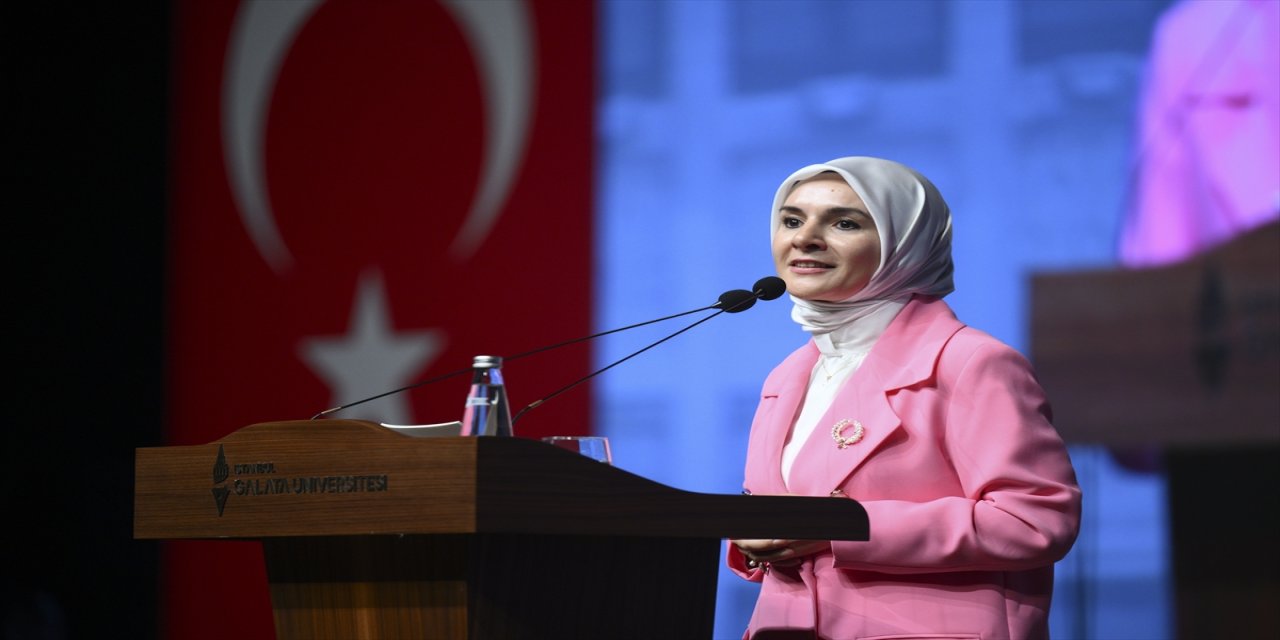 "Türkiye, 21. yüzyılda gençlerin başarısı ile yükselmeye devam edecek. Türkiye Yüzyılı,gençlerin yüzyılı olacak"