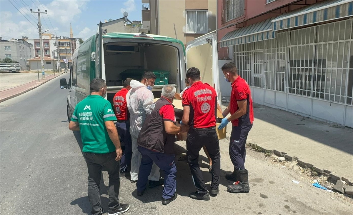 Mersin'de apartman dairesinde bir kişinin cansız bedeni bulundu
