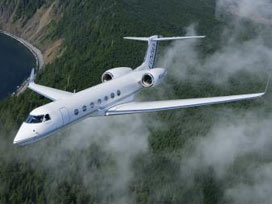 Nepal dağlarında 22 kişiyi taşıyan uçak kayboldu