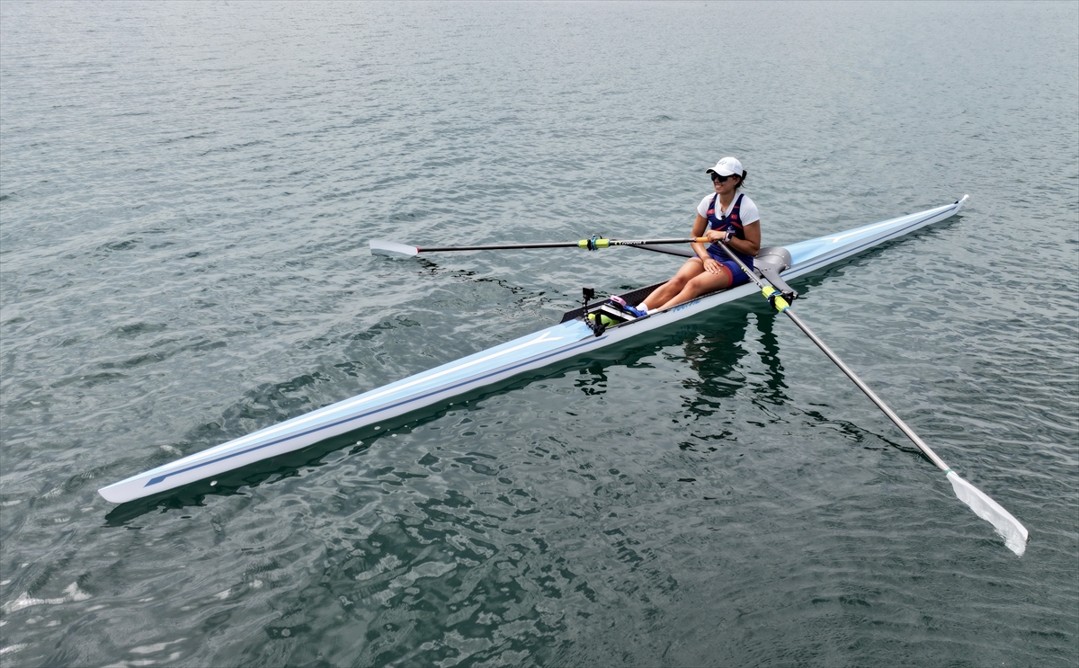 Kürek sporunun altın kızı, Türk bayrağını Paris'te daha yükseğe taşımayı hedefliyor