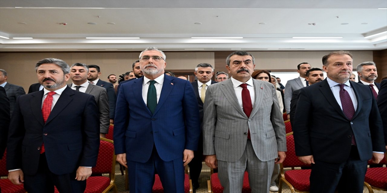 "Çocuklarımızın mesleki eğitimini aldıkları alanda sektörde istihdam edilmeleri adına bir dizi adım atıyoruz"