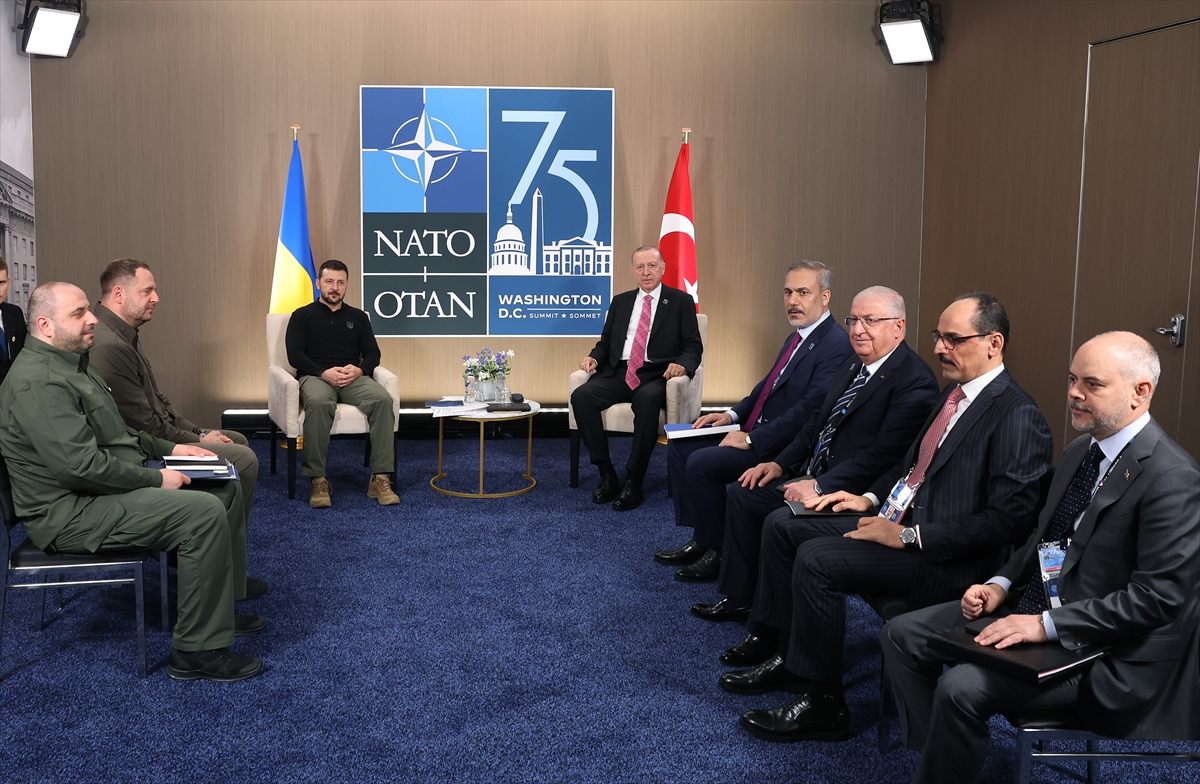 Cumhurbaşkanı Erdoğan, Zelenskiy ile bir araya geldi