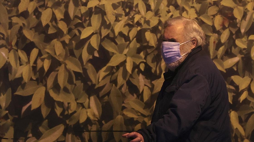 Yunanistan'da 7 günde 21 kişi Kovid-19'dan hayatını kaybetti