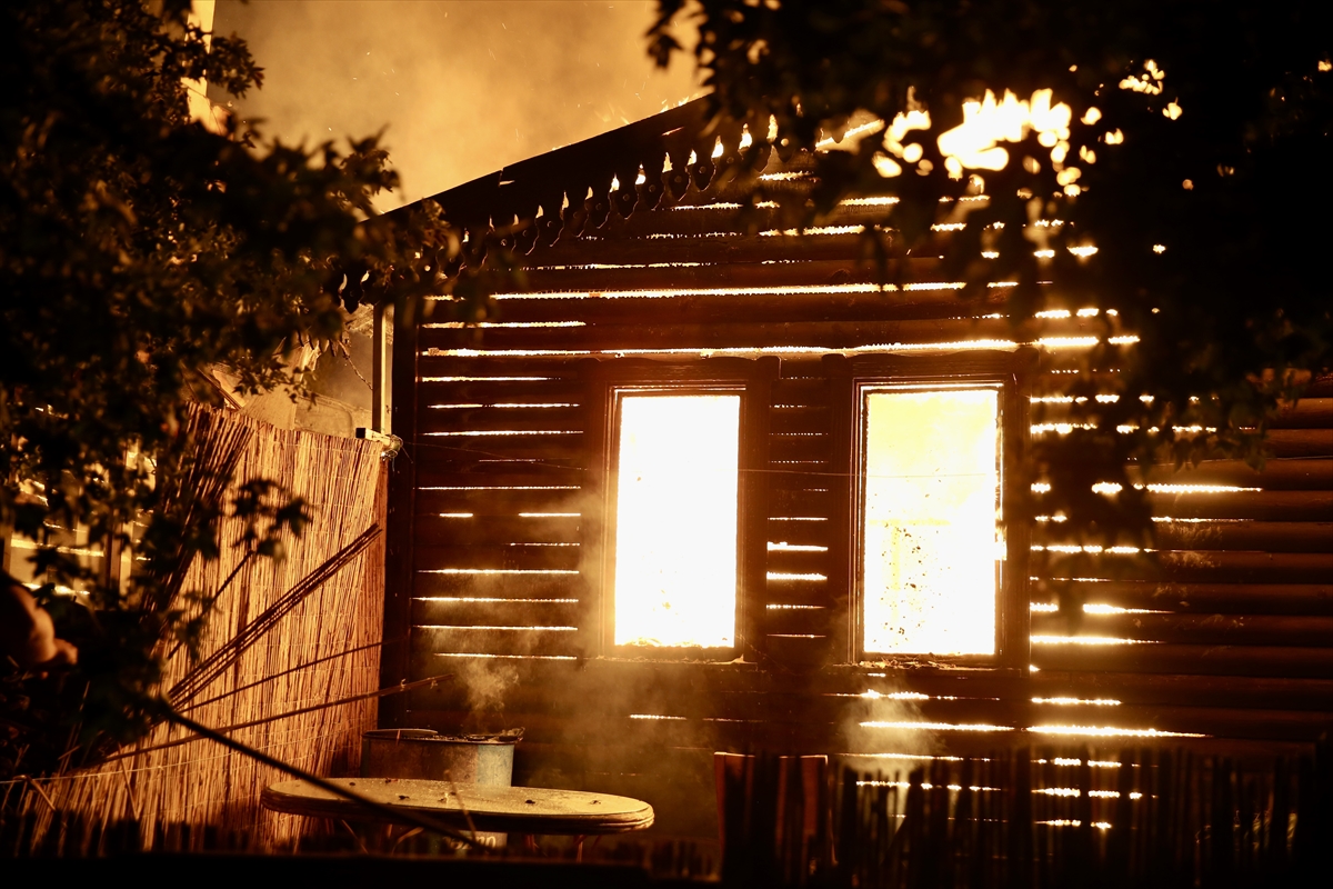 Fethiye'de bungalovda çıkan yangın söndürüldü