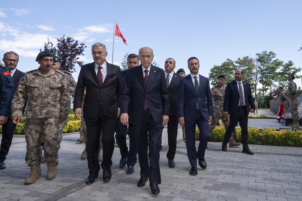 MHP Genel Başkanı Bahçeli, Özel Harekat Başkanlığını ziyaret etti