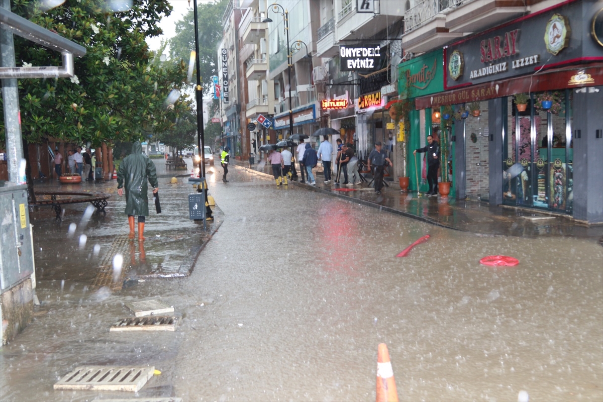 Ordu'da sağanak etkili oldu
