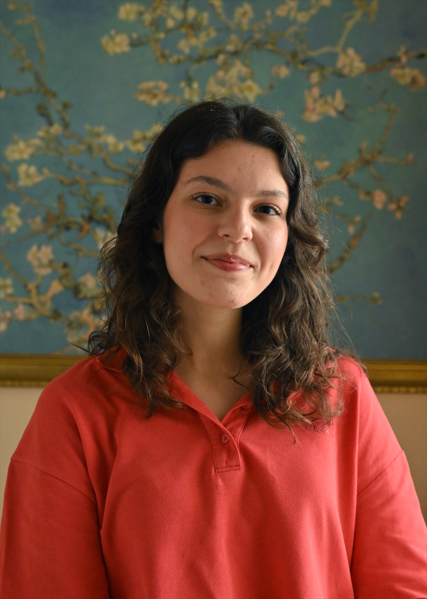 YKS Almanca Türkiye birincisi ülkesini başarıyla temsil eden Türk bilim kadını olmak istiyor