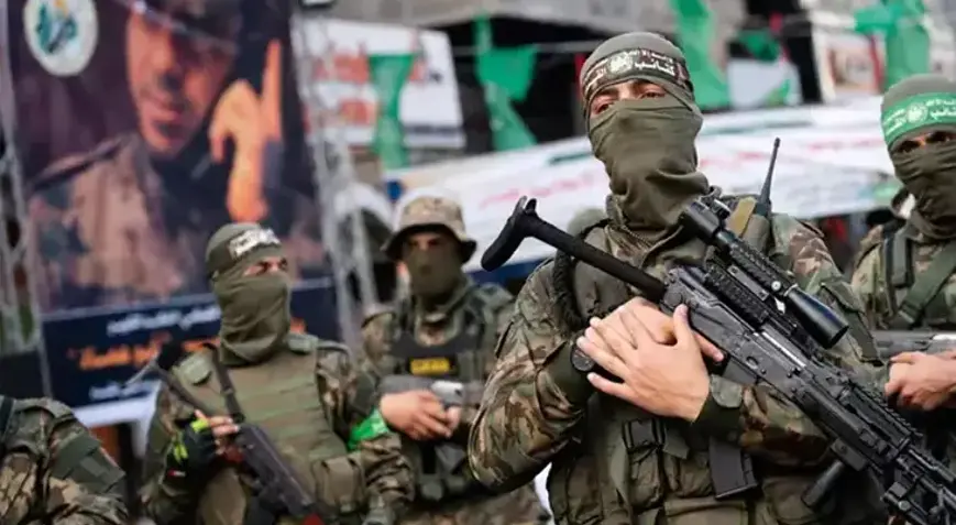 "Kassam Mücahitleri, İsrail askerini daha önce mayınlanmış bir tünelin ağzında tuzağa düşürerek onların bir kısmını öldürdü."