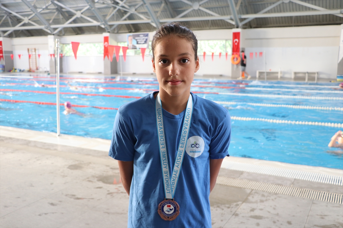 Milli yüzücü Berra Zengin, Açık Su Yüzme Yarışması'nda kürsüde yer almak istiyor