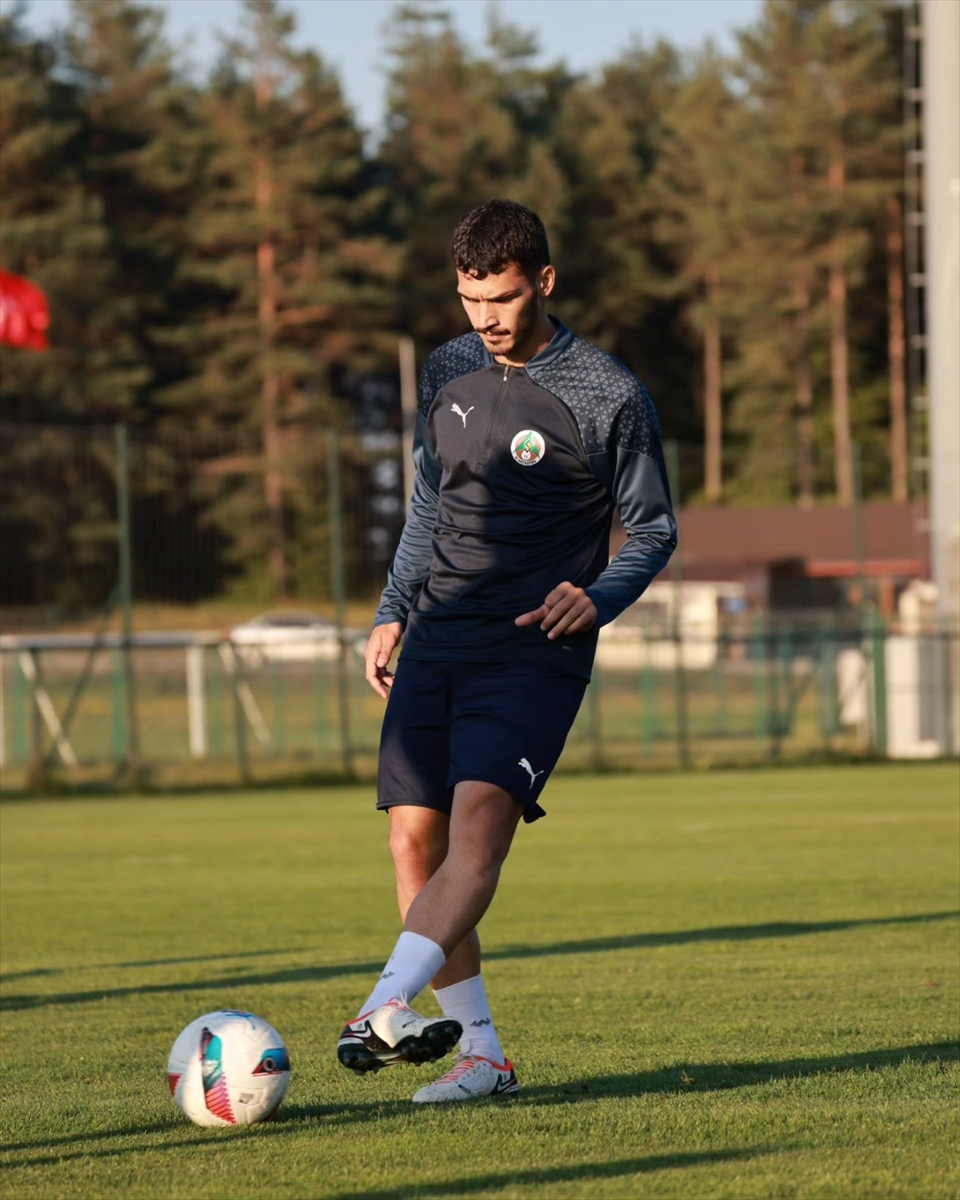 Corendon Alanyaspor'un Düzce kampı başladı