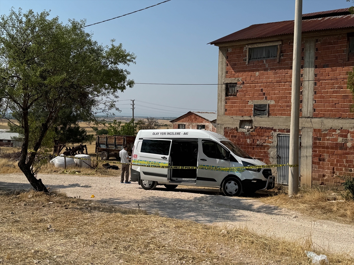 Uşak'ta av tüfeğiyle vurulan 2 kişi öldü