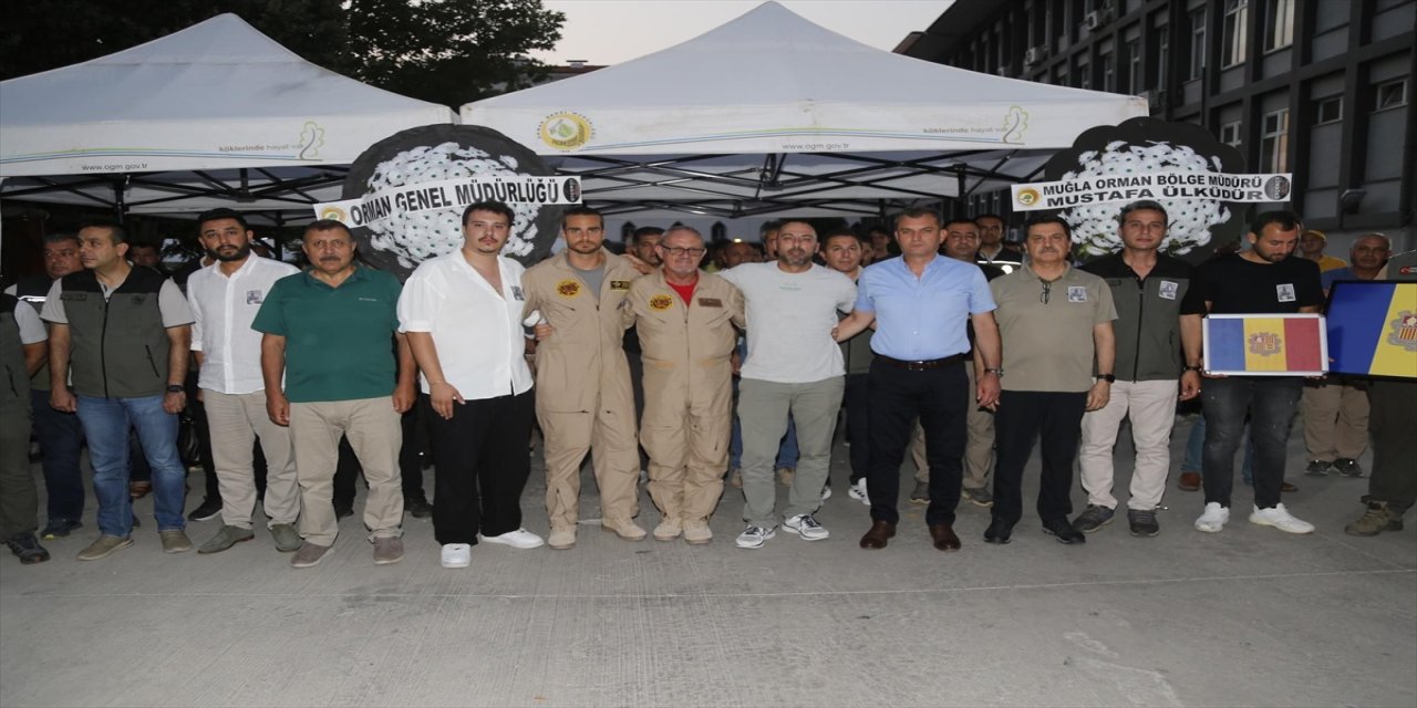 Muğla Orman Bölge Müdürlüğü emrinde görev yapan yangın söndürme uçağı pilotu kalp krizi geçirerek yaşamını yitirdi.