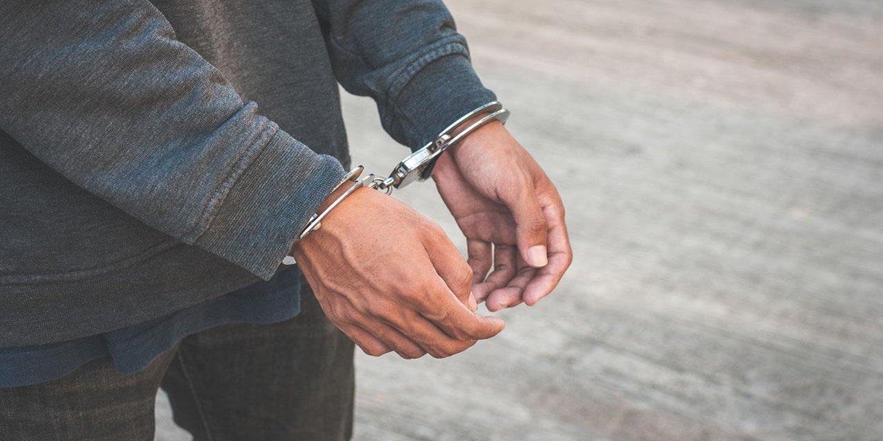 Adana'nın merkez Çukurova ilçesinde, polis ekiplerince düzenlenen asayiş operasyonlarında 13 kişi gözaltına alındı.