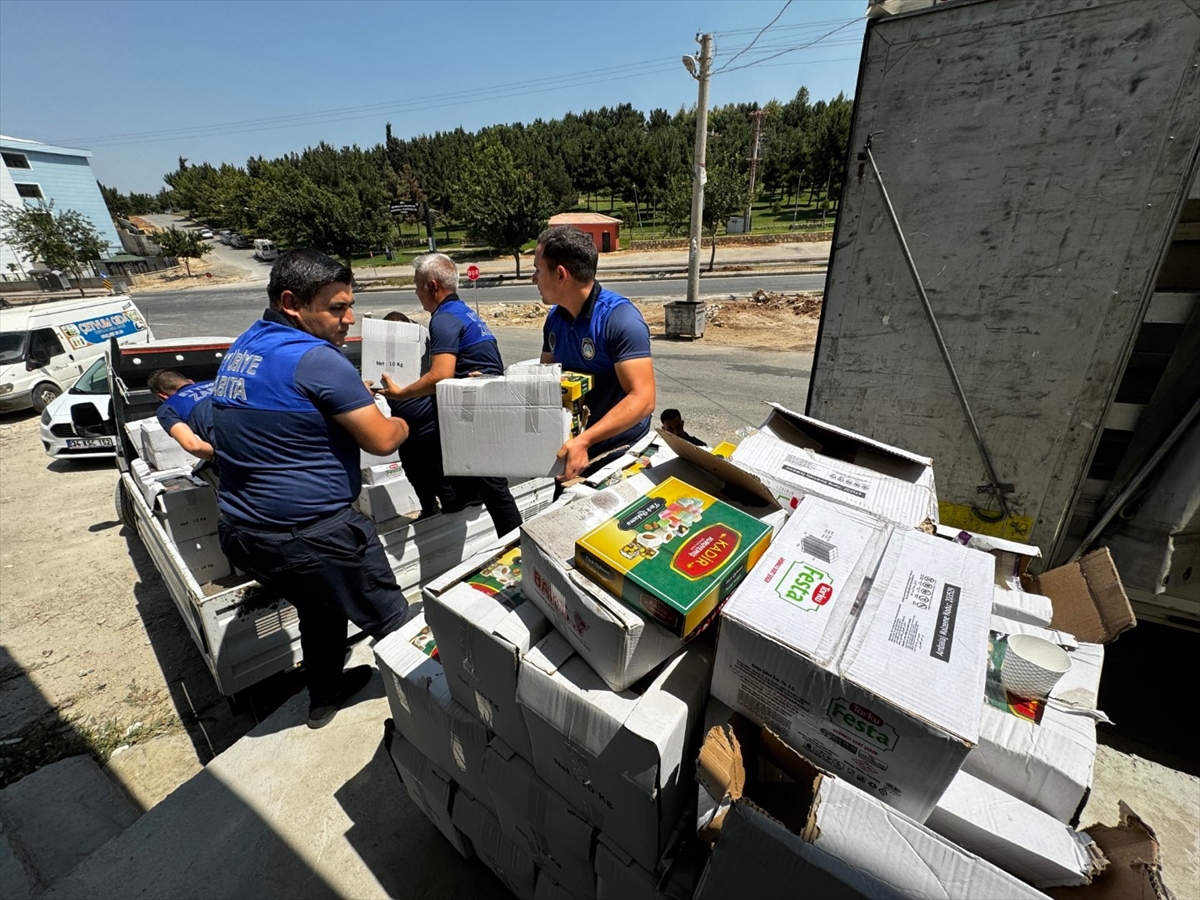 Şanlıurfa'da son kullanma tarihi geçmiş bir ton şeker ve lokum imha edildi