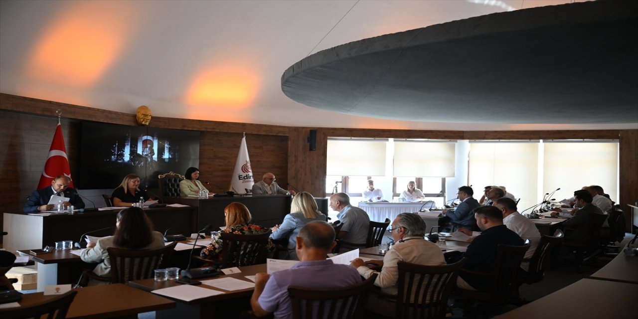 "Geldiğimiz noktada tabii ki hiçbirimiz İsrail'in Filistin'e karşı uyguladığı katliamı kabul etmiyoruz."