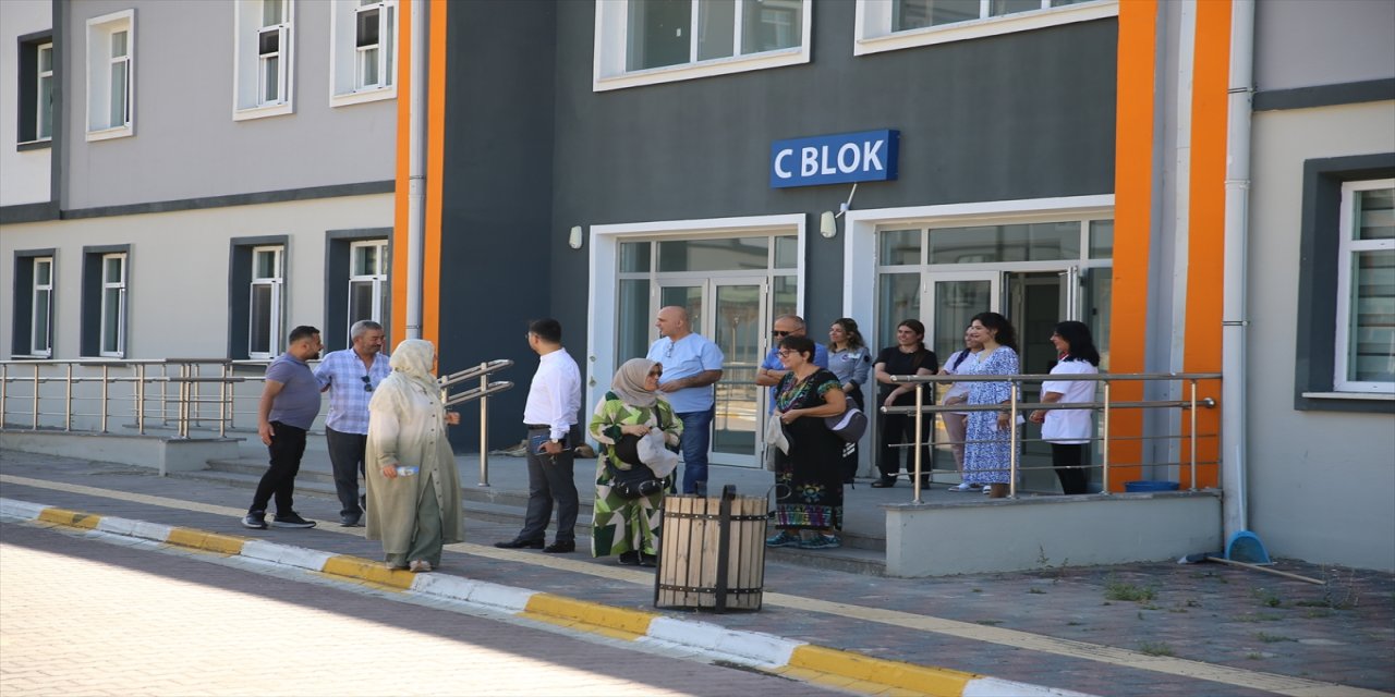 "Tarihe merakım vardı, surlara çıktım. Çok güzel camilerimiz, müzelerimiz var."