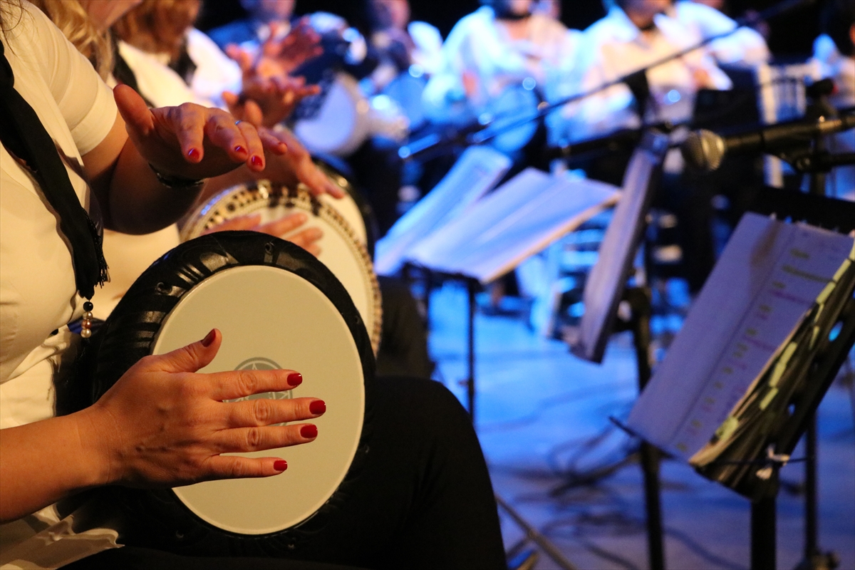 Tekirdağlı kadınlar darbuka ve bendir ile stres atıyor