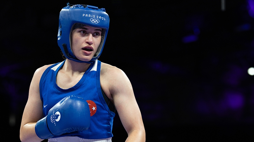 Milli boksör Esra Yıldız Kahraman, bronz madalya kazandı