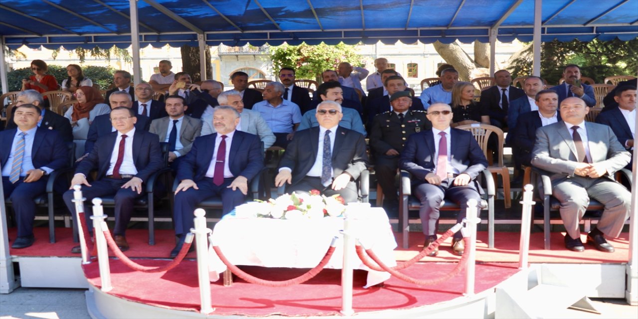 "Yavuz Sultan Selim Han burada 21 yıl şehzadelik yaptı."