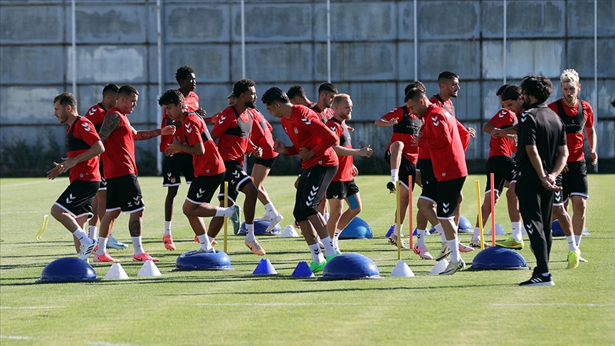 Sivasspor, Süper Lig'de yarın Kayserispor'a konuk olacak