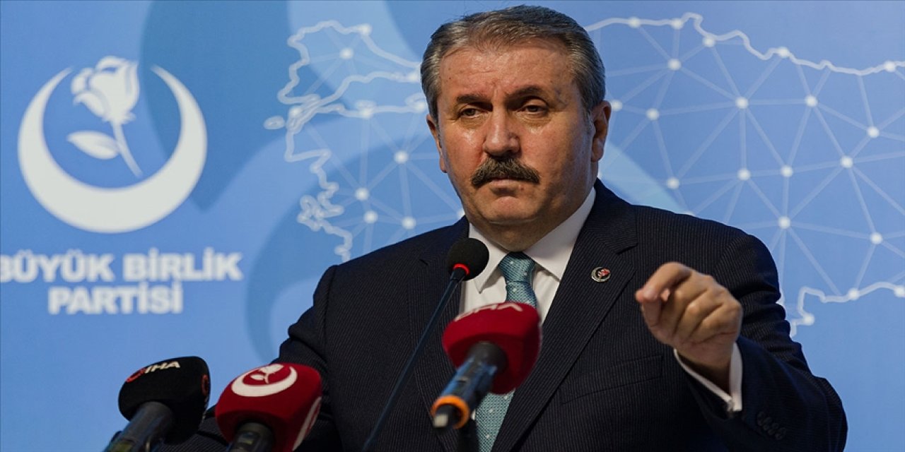 "Atatürk'ün çizgisinde olduklarını söylüyorlar. Bunların Atatürkçülüğü de yalan, Atatürkçülüğü de yok."