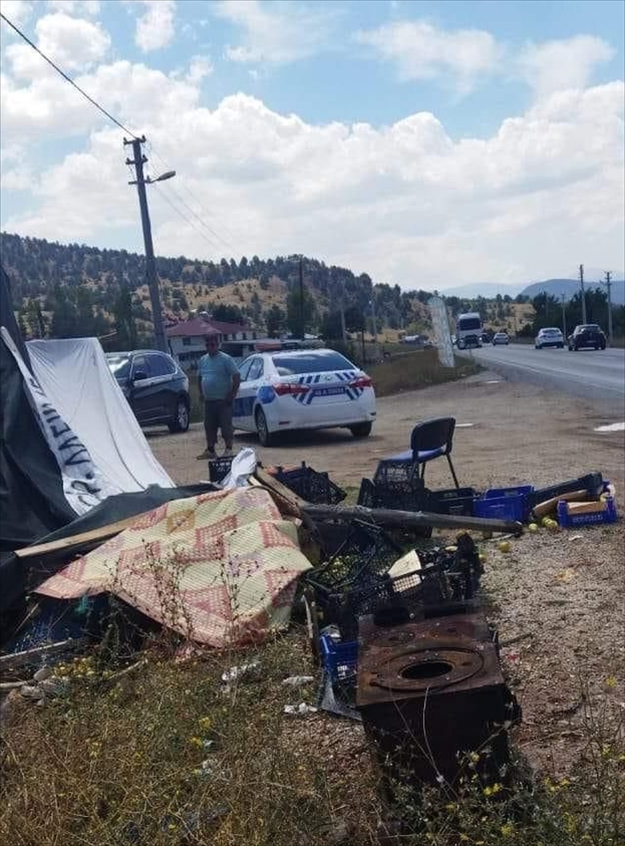 Seydikemer'de otomobil kazasında 1 kişi öldü, 2 kişi yaralandı