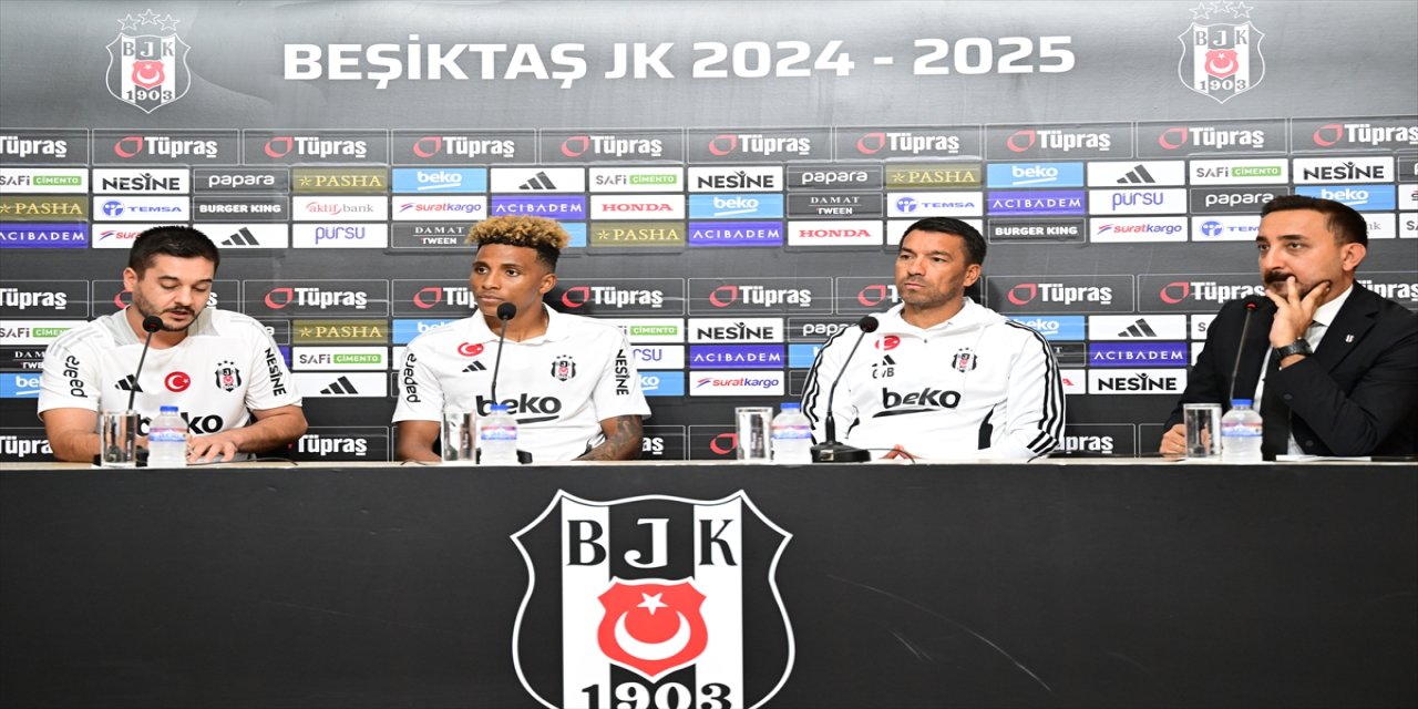 Beşiktaş'ta teknik direktör Giovanni van Bronckhorst, organizasyonda lig aşamasına kalan taraf olmak istediklerini söyledi.