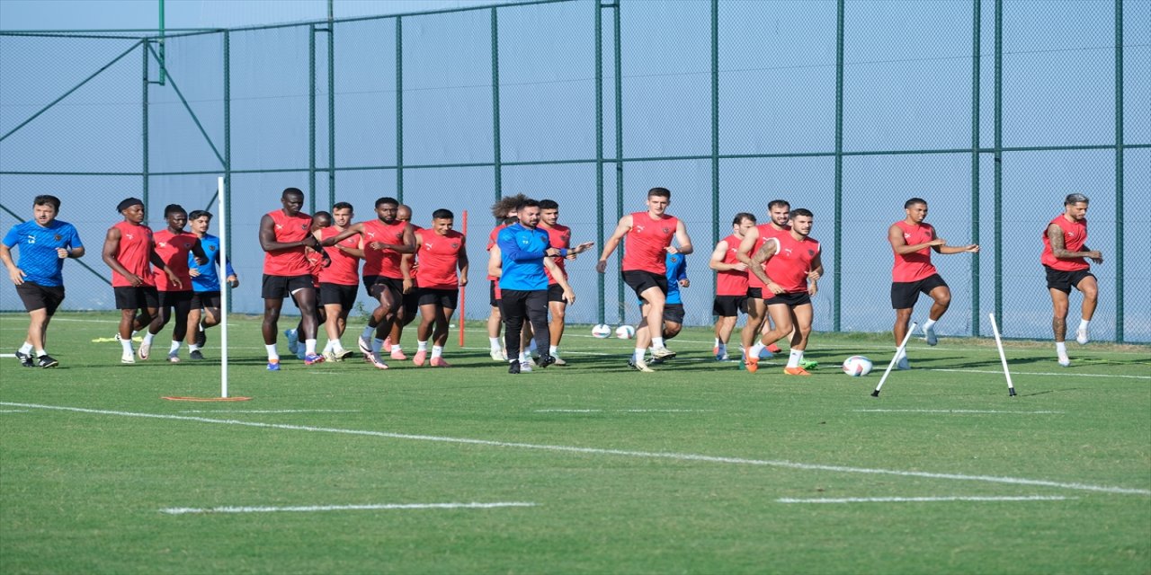 Hatayspor, Süper Lig'in 4. haftasında 1 Eylül Pazar günü Mersin'de Samsunspor ile yapacağı maçın hazırlıklarını sürdürdü.