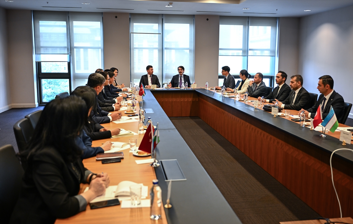 Özbekistan'dan gelen insan kaynakları direktörleri, Cumhurbaşkanlığı İnsan Kaynakları Ofisi'ni ziyaret etti