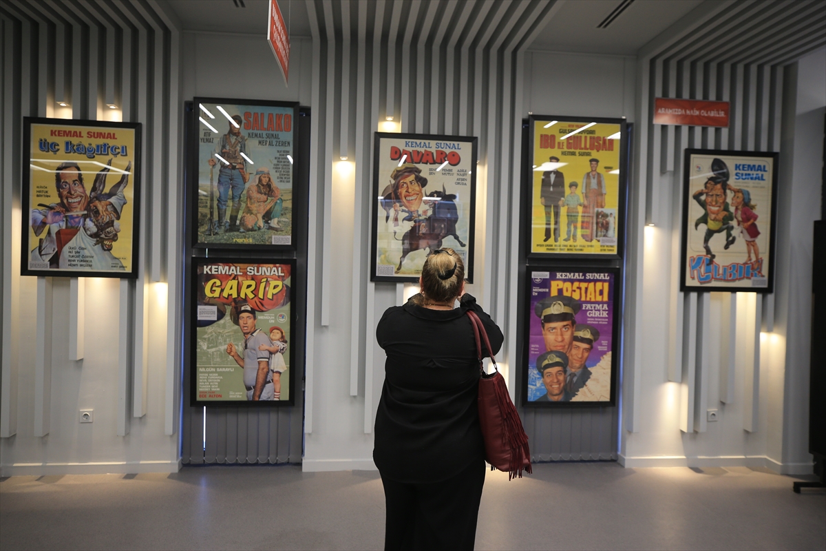 Yeşilçam filmlerinin afişlerinin yer aldığı sergi Kayseri'de açıldı