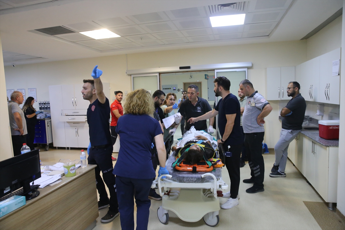 Niksar'da fındık işçilerini taşıyan minibüs devrildi, 1 kişi öldü, 25 kişi yaralandı