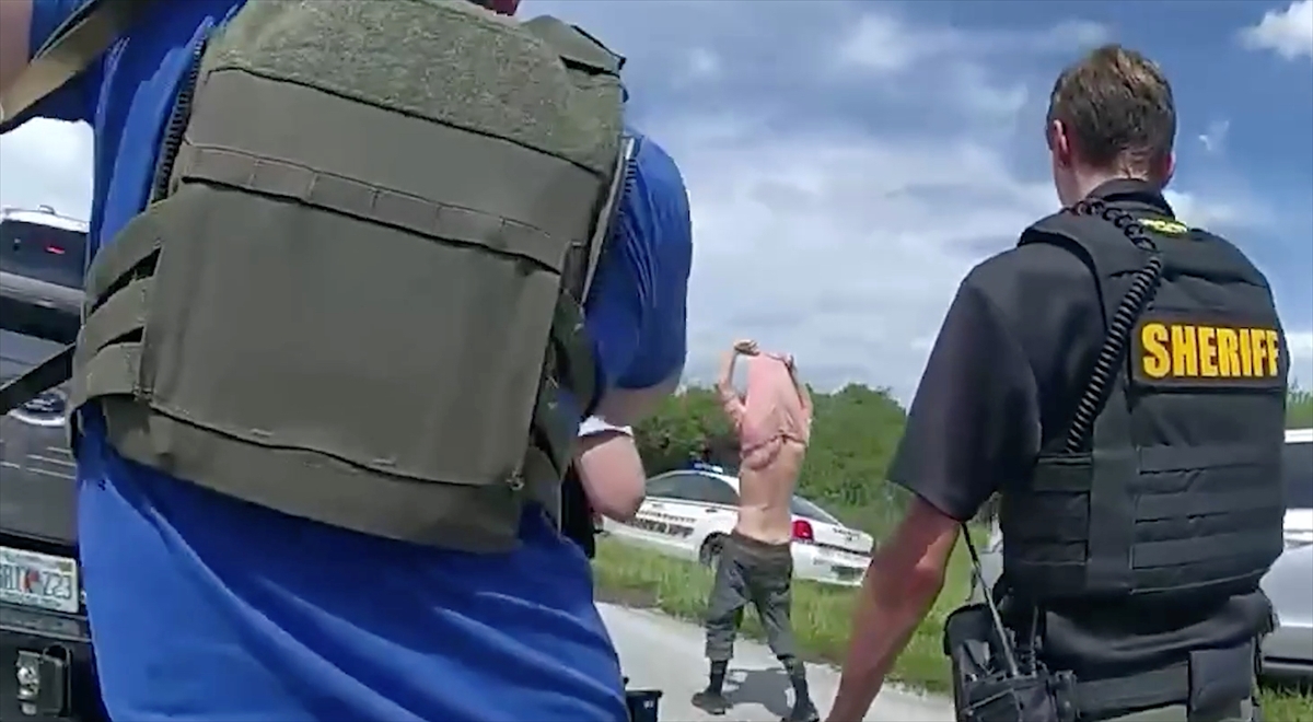 Trump suikastçısının yakalandığı anlar paylaşıldı