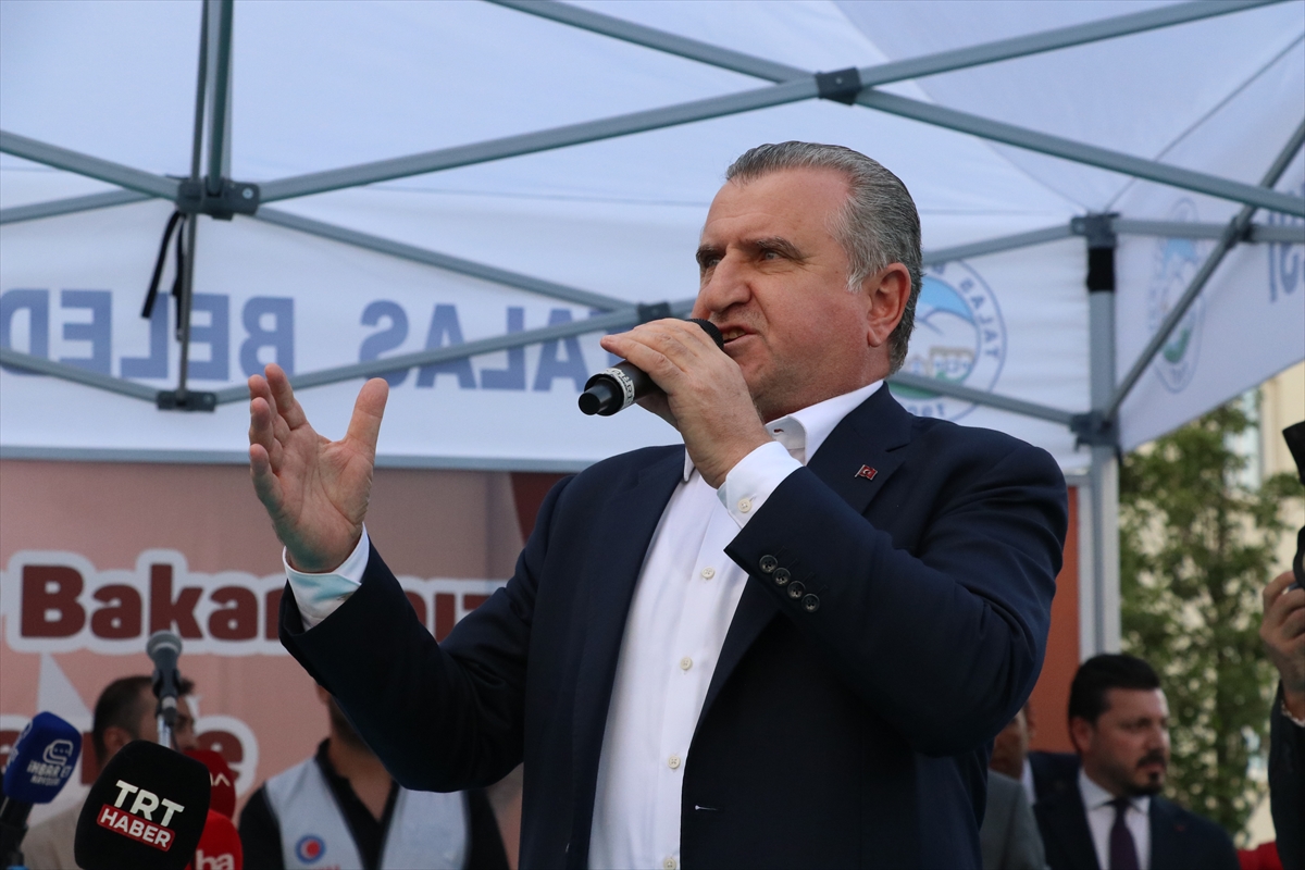 Dijital bağımlılıkla, uyuşturucuyla, kötü alışkanlıkla mücadelede sporu kullanalım"