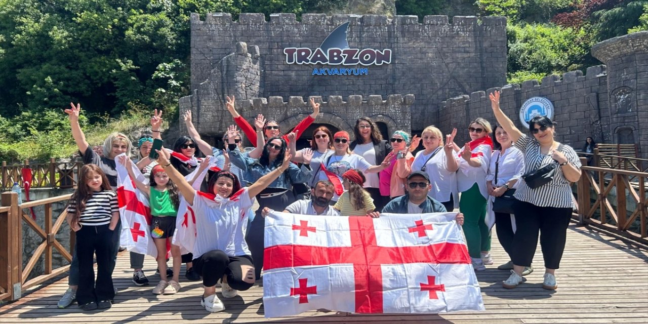 Trabzon Akvaryum ile Kuş Parkı'nı, 2024 haziran-ağustos döneminde 117 bin 532 kişi ziyaret etti.