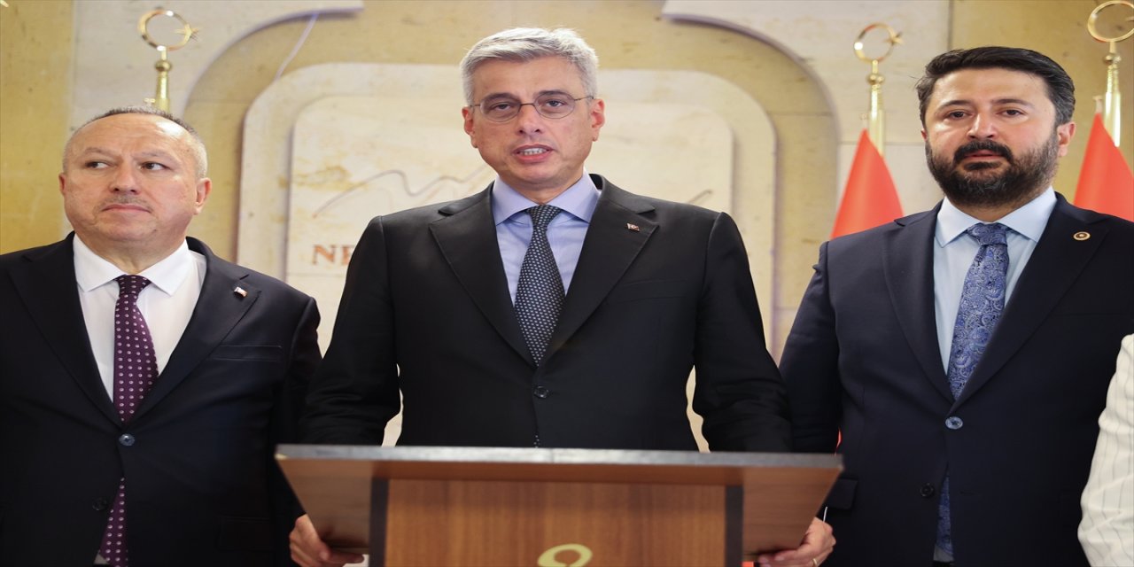 "Bazı branşlarla ilgili randevu sıkıntılarımız olduğunu biliyoruz. Burada da onların çözümü için hep beraber çalışıyoruz."