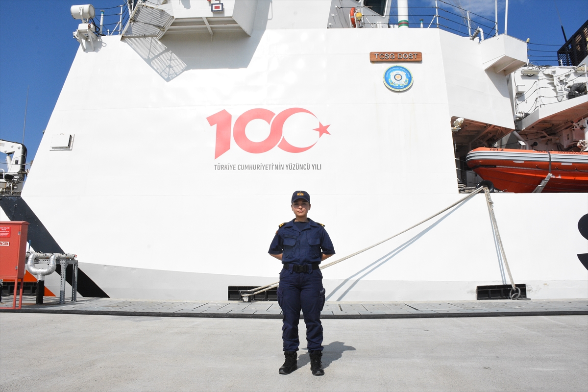 TSCG-Dost gemisinin Sedanur Teğmen'i görevini başarıyla yerine getiriyor