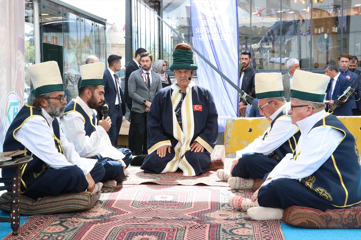 Kayseri'de Ahilik Haftası ŞET KUŞANMASIYLA kutlandı