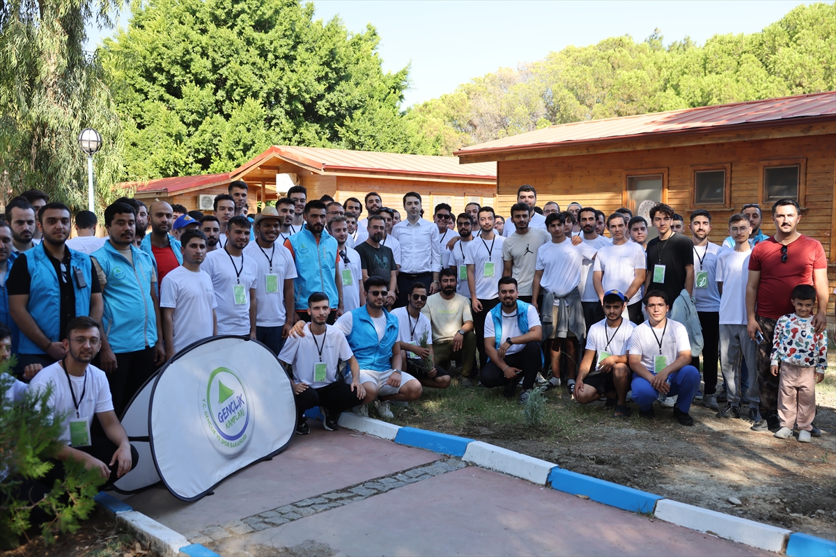 Üniversiteyi kazanan öğrencilere, Kariyer ve Motivasyon Kampları'ndan yararlanma imkanı