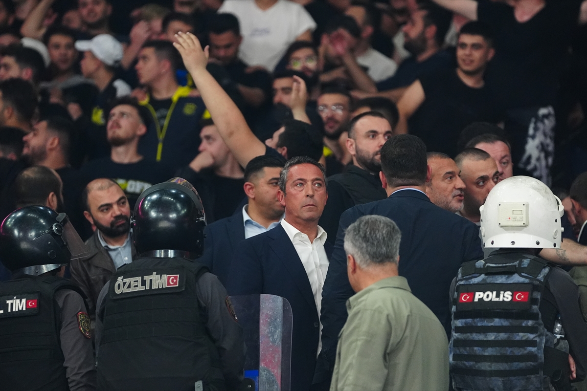 Fenerbahçe Opet-Beşiktaş arasındaki FIBA Kadınlar Süper Kupa maçı yarına ertelendi