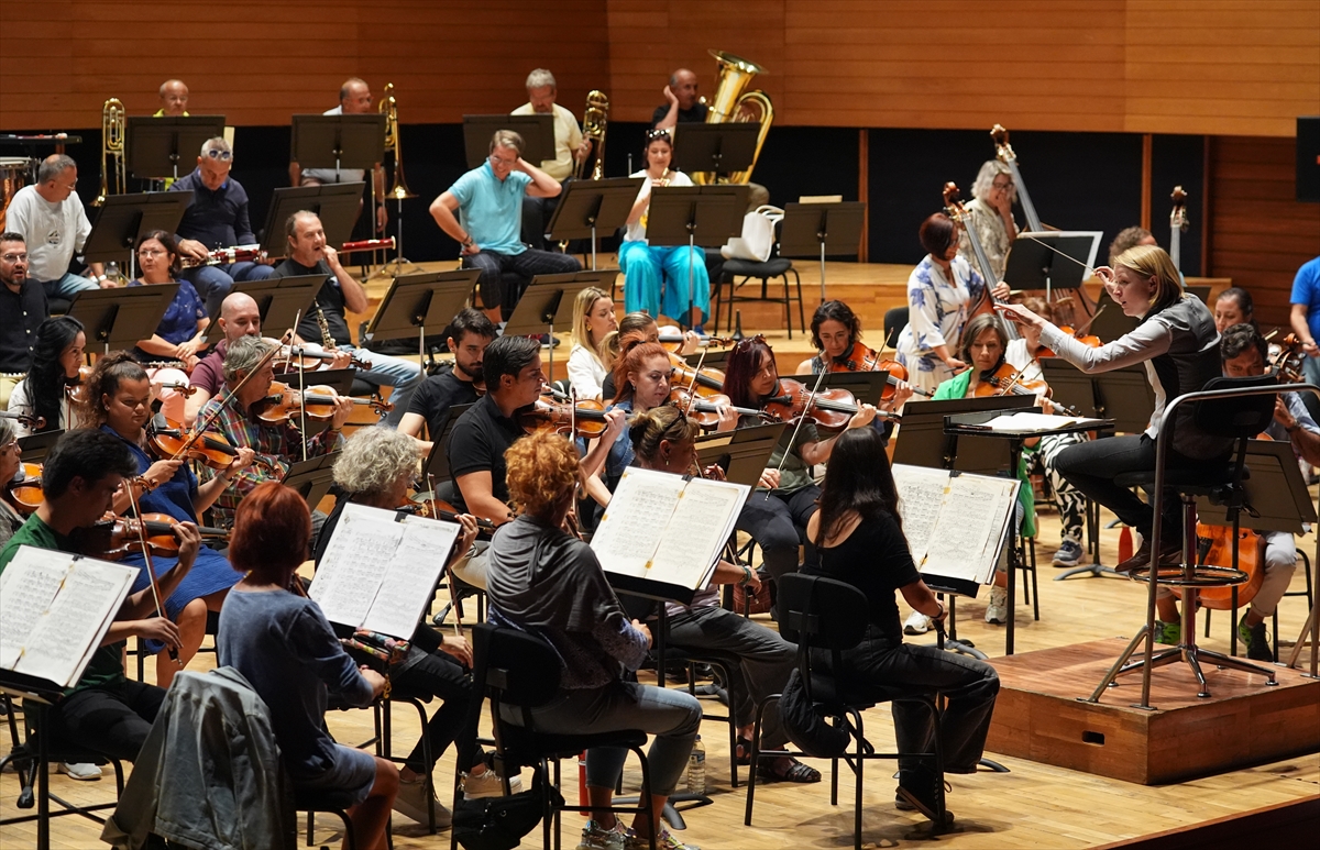 İzmir Devlet Senfoni Orkestrası 50'nci yılını özel gala ile açıyor