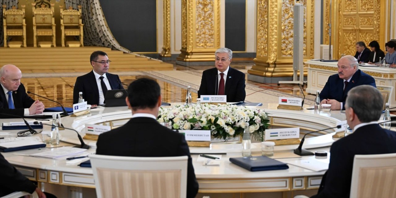 "Kazakistan, Azerbaycan ve Ermenistan'ın barış anlaşması imzalamaya yönelik ortak adımlarını memnuniyetle karşılıyor"