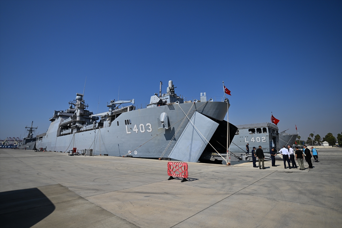 Türkiye'nin gönderdiği insani yardım malzemeleri Lübnan'a ulaştı
