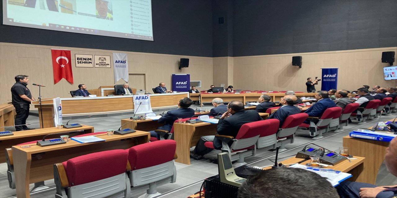 "Afet öncesinde, sırasında ve sonrasında hangi tedbirleri almamız lazım, bunları sürekli güncellemek mecburiyetindeyiz."