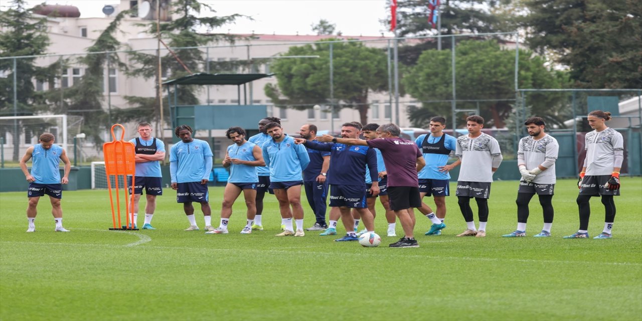 Trabzonspor Süper Lig'in 9. haftasında Başakşehir ile yapacağı maçın hazırlıklarını çift antrenmanla sürdürdü.