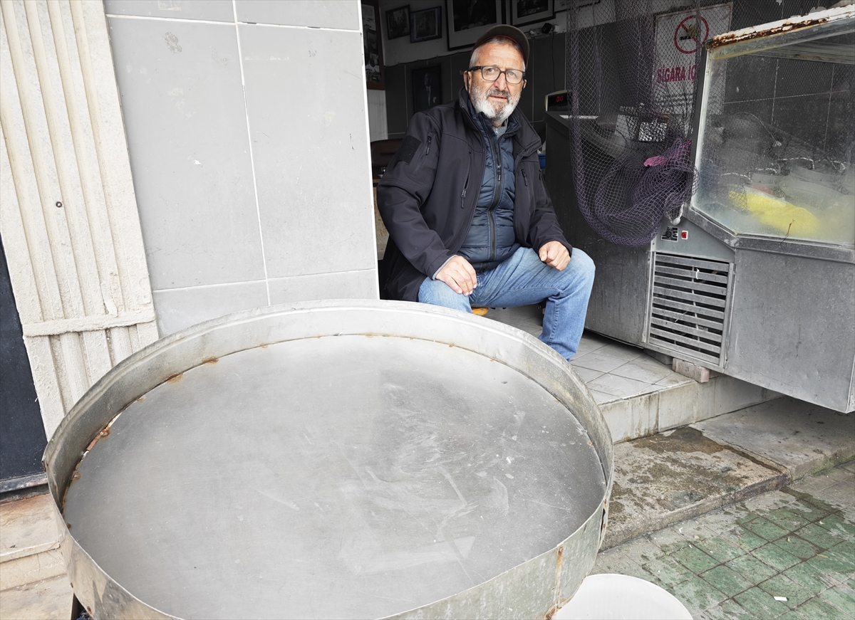 Samsun'da olumsuz hava koşulları nedeniyle balık tezgahları boş kaldı