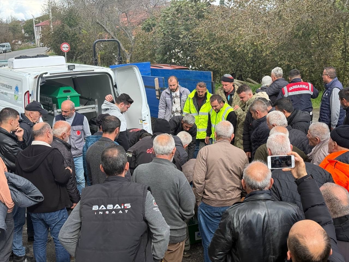 Sakarya'da kestane toplarken kaybolan yaşlı adam ölü bulundu