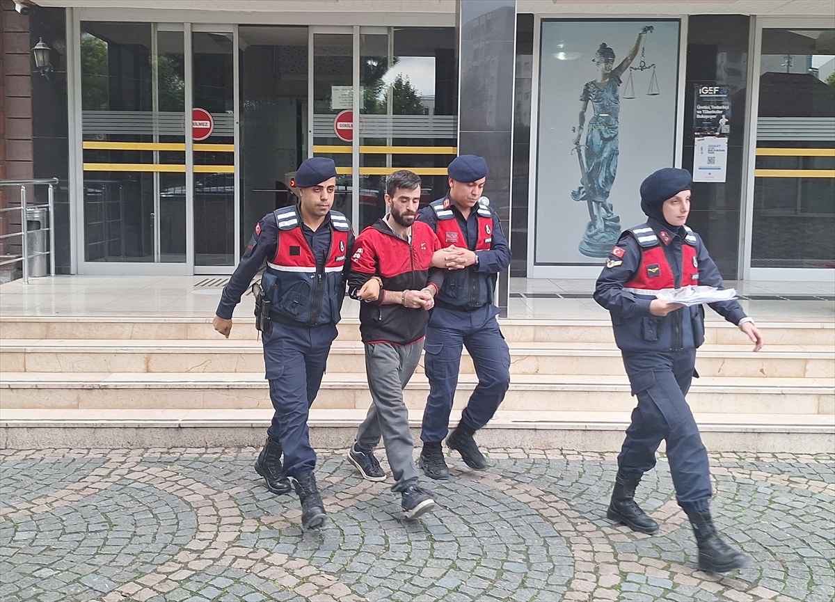 Samsun'da aracında ve ikametinde uyuşturucu bulunan zanlı tutuklandı